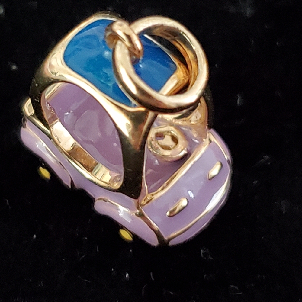 Cute vintage car pendant